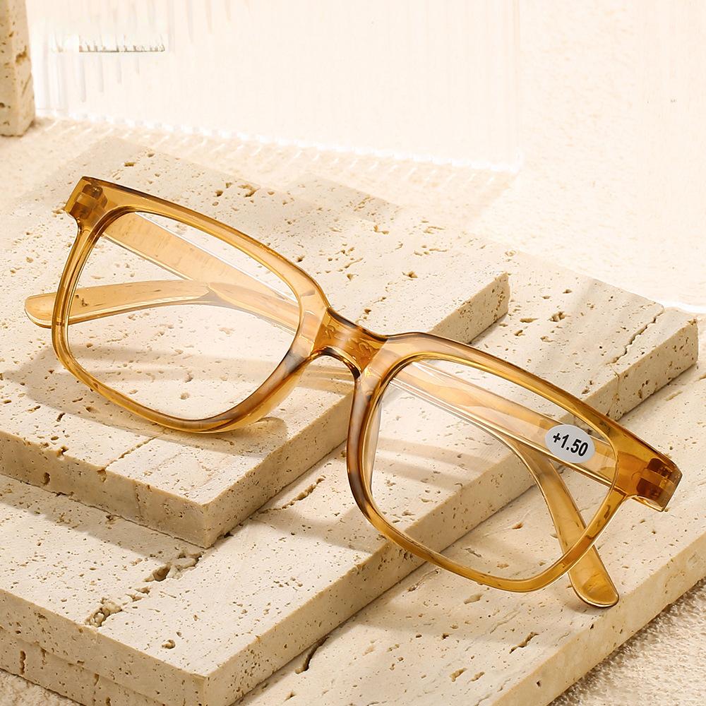 New Fashionable Transparent Reading Glasses Women Portable Presbyopic Glasses for Men and Women
New Fashionable Transparent Reading Glasses Women Portable Presbyopic Glasses for Men and Women