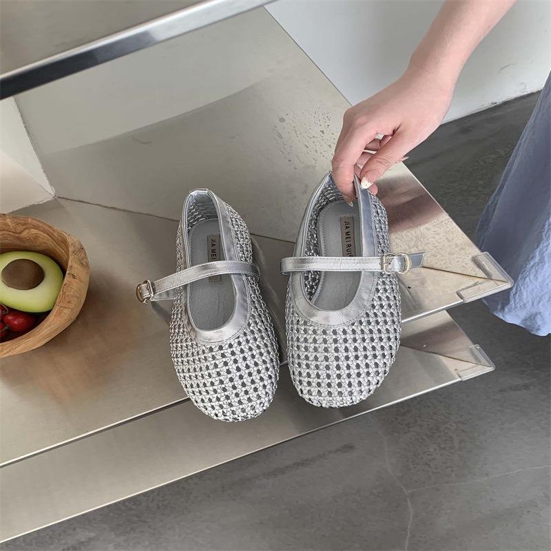 Silver round head flat bottom mesh Mary Jane single shoes women s 2025 new breathable summer with skirt fishing net sandals 39 серебряный
Silver round head flat bottom mesh Mary Jane single shoes women s 2025 new breathable summer with skirt fishing net sandals 39 серебряный