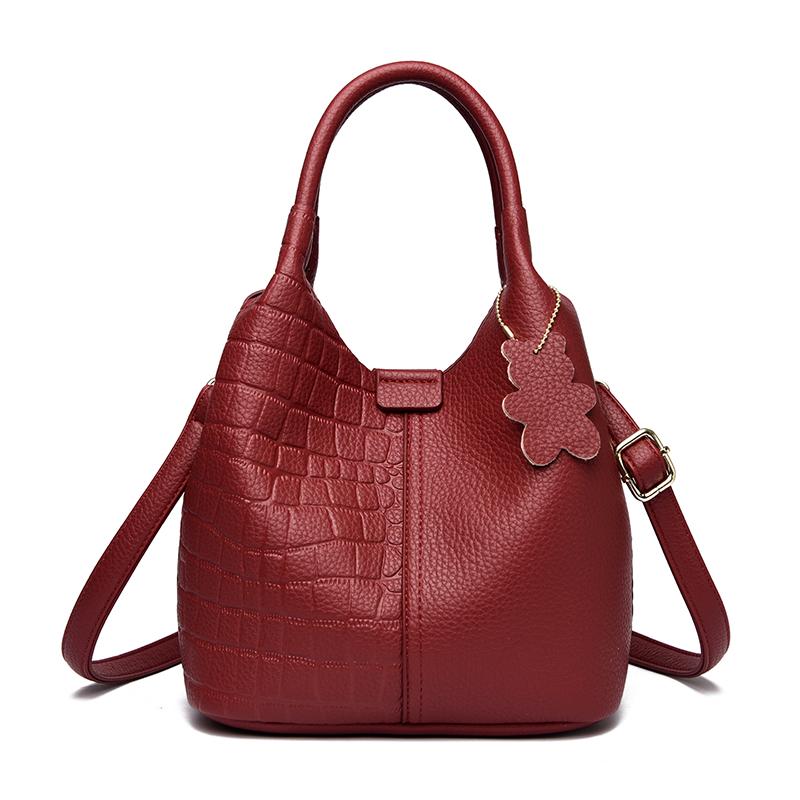 Fashion Women Handbag Brand Leather Shoulder Bag Designer Big Capacity Crossbody bag Luxury Commuting Tote Bag Female Bags 22cm 15cm 21cm
Fashion Women Handbag Brand Leather Shoulder Bag Designer Big Capacity Crossbody bag Luxury Commuting Tote Bag Female Bags 22cm 15cm 21cm