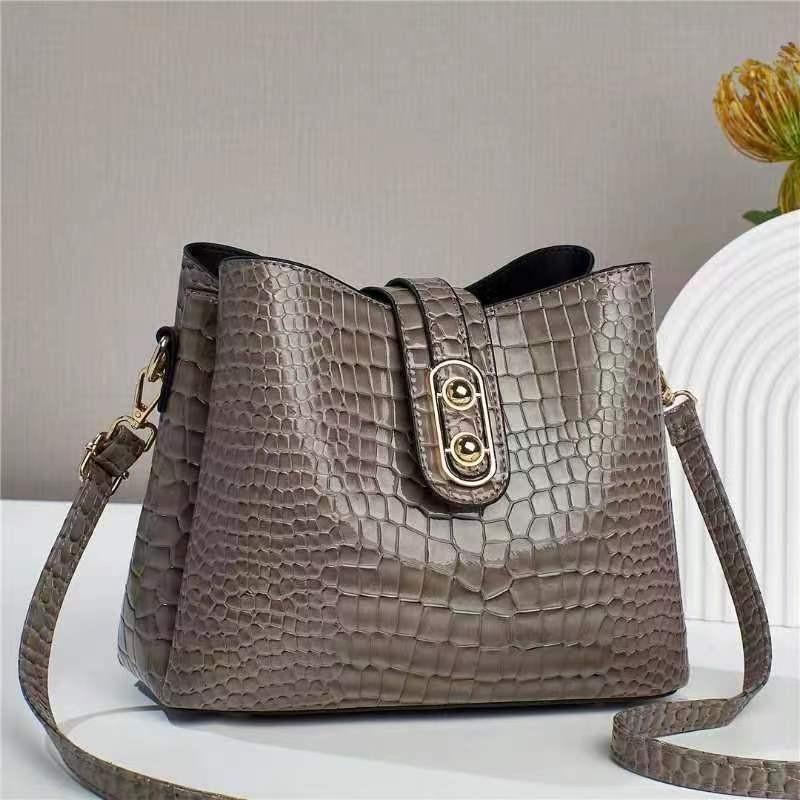 Trendy Khaki Crocodile Texture Crossbody Bag For Women Ideal For Everyday Use With Zipper Top
Trendy Khaki Crocodile Texture Crossbody Bag For Women Ideal For Everyday Use With Zipper Top