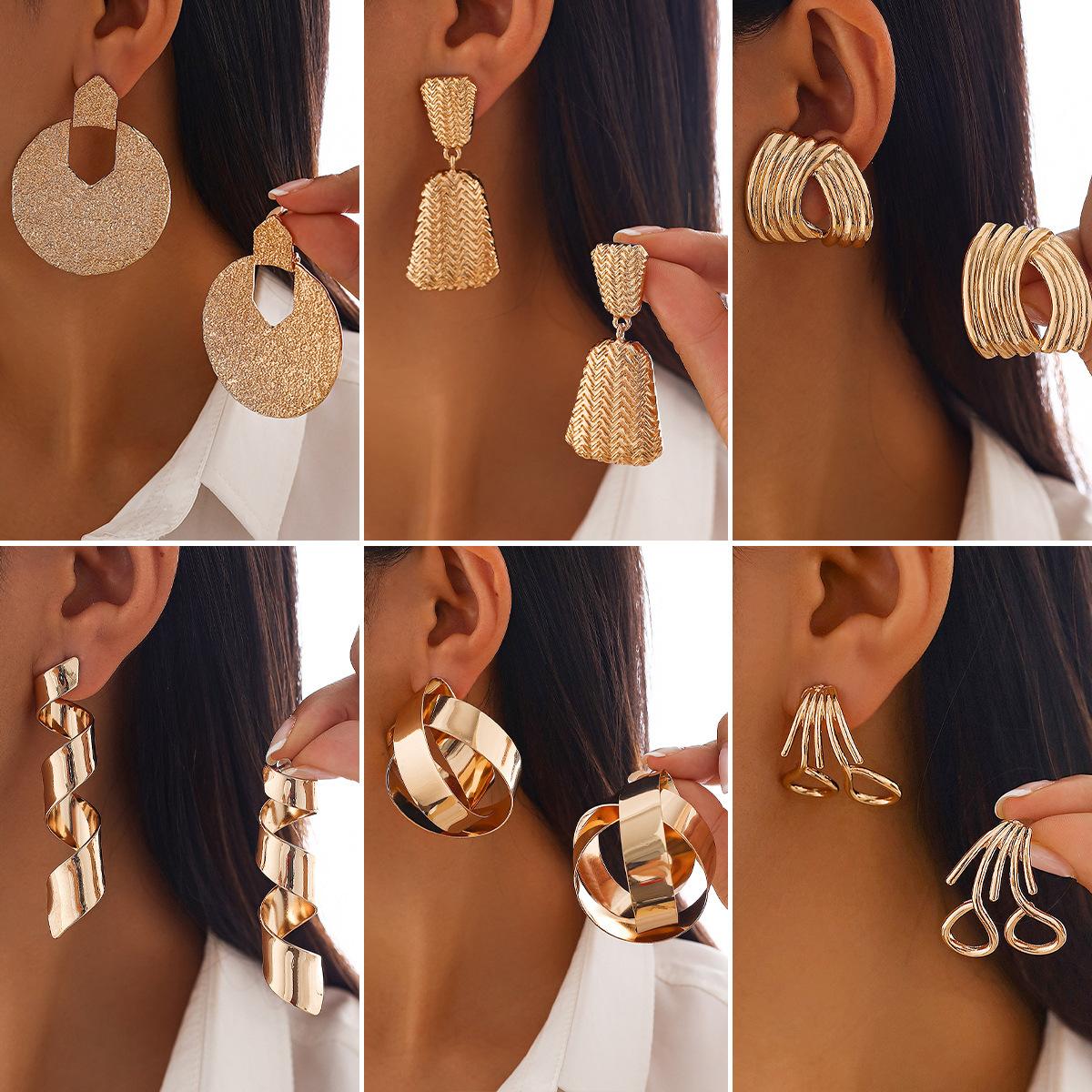 ins smooth irregular striped stud earrings female, fashionable geometric winding metal earrings
ins smooth irregular striped stud earrings female, fashionable geometric winding metal earrings