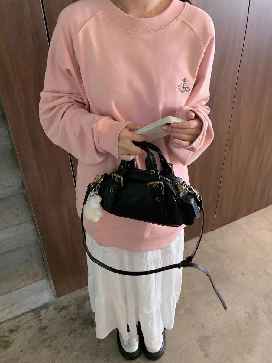 JIAERDI Retro Coffee Handle Y2k Hand Bag Women High Street Hot Girls Leather Casual Crossbody Bags Ladies Vintage Messenger Bag чёрный
JIAERDI Retro Coffee Handle Y2k Hand Bag Women High Street Hot Girls Leather Casual Crossbody Bags Ladies Vintage Messenger Bag чёрный