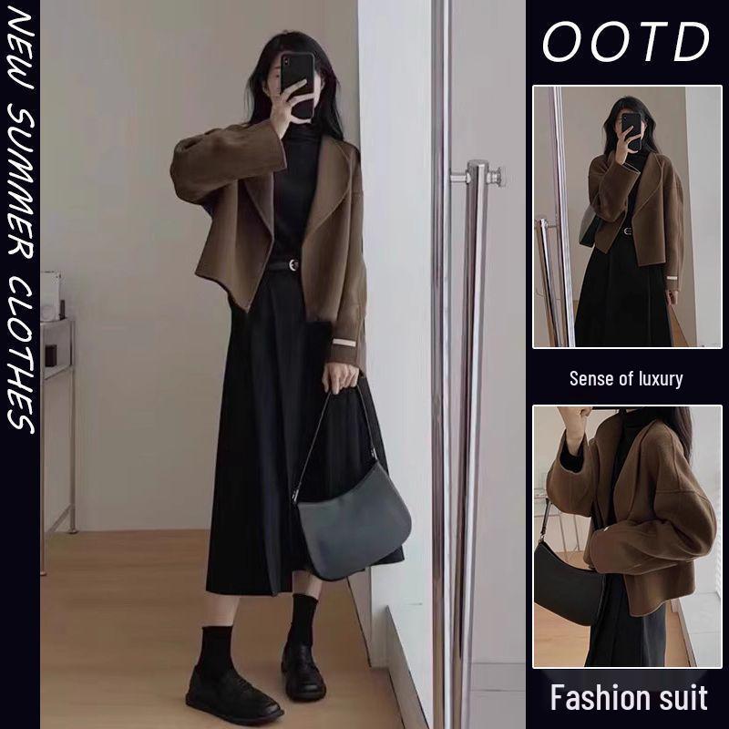 Salt-Style Turtleneck & Jacket Skirt Suit for Mature Women - Autumn/Winter M (80-100 jin)
Salt-Style Turtleneck & Jacket Skirt Suit for Mature Women - Autumn/Winter M (80-100 jin)