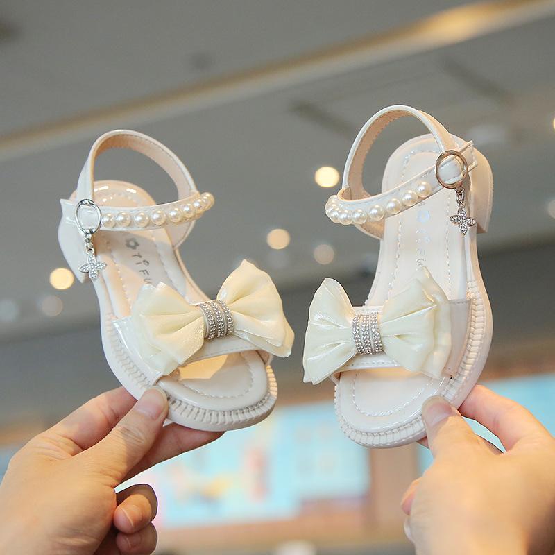Girls Pu Patent Leather Sandals Summer Newest Kids S Shoes Pearl Bow Princess Sandals Soft Soled School Children S Beach Shoes 29
Girls Pu Patent Leather Sandals Summer Newest Kids S Shoes Pearl Bow Princess Sandals Soft Soled School Children S Beach Shoes 29