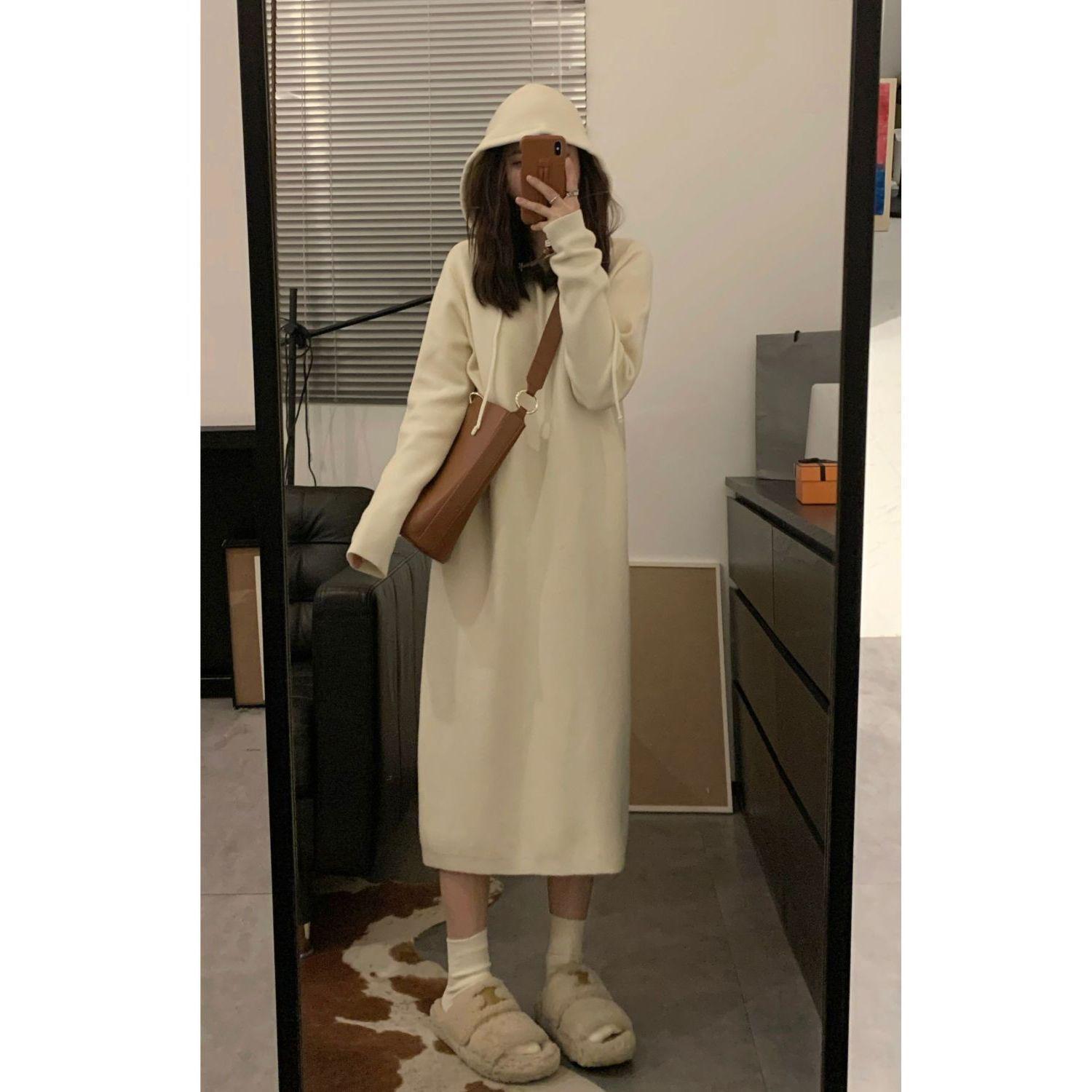 Korean-Style Thick Knit Hooded Sweater Dress for Women - Soft, Loose, Perfect for Autumn and Winter One Size
Korean-Style Thick Knit Hooded Sweater Dress for Women - Soft, Loose, Perfect for Autumn and Winter One Size