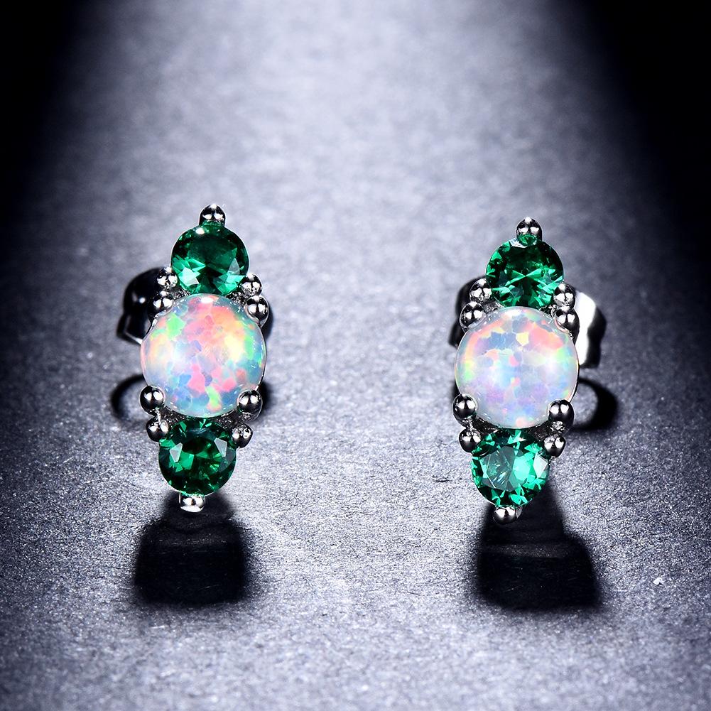 Simple and Cool Style Round Diamond Earrings for Women Delicate and Small Accessories 925 Silver
Simple and Cool Style Round Diamond Earrings for Women Delicate and Small Accessories 925 Silver