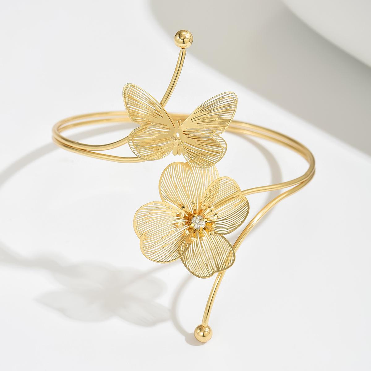 Irregular Flower Metal Bangle - Trendy Design Fashion Bracelet
Irregular Flower Metal Bangle - Trendy Design Fashion Bracelet