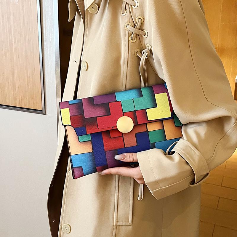 Contrasting color splicing fashion small bag women s change bag 2025 autumn new clutch bag casual bag envelope bag
Contrasting color splicing fashion small bag women s change bag 2025 autumn new clutch bag casual bag envelope bag