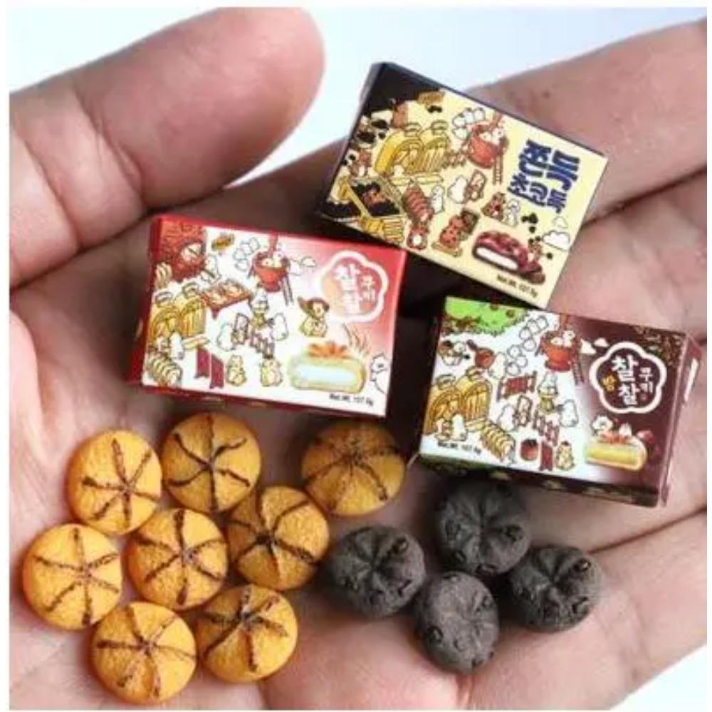 Новый Миниатюрный Кукольный Домик Милое Печенье Бисквит С Коробкой Симуляция Мини Еда для Барби OB11 Кухня Кукольные Аксессуары Игрушка
Новый Миниатюрный Кукольный Домик Милое Печенье Бисквит С Коробкой Симуляция Мини Еда для Барби OB11 Кухня Кукольные Аксессуары Игрушка