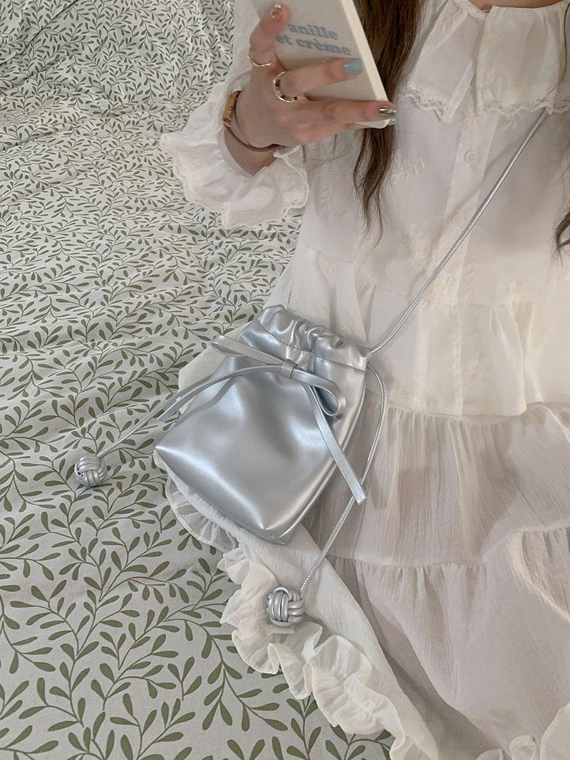 Fashi Design Women s Bow Shoulder Bag Soft PU Leather Ladies Mini Crossbody Bags Small Phe Pouch Drawstring Clutch Purse
Fashi Design Women s Bow Shoulder Bag Soft PU Leather Ladies Mini Crossbody Bags Small Phe Pouch Drawstring Clutch Purse