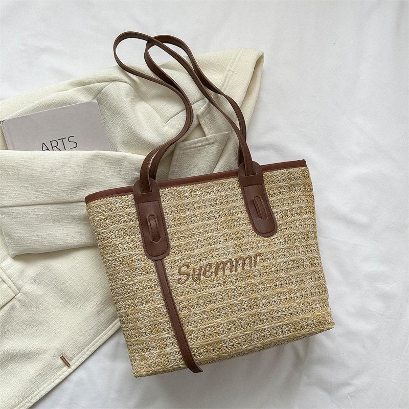 Woven fashionable largecapacity splicing shoulder bag summer new foreign style leisure bag temperament simple tote bag
Woven fashionable largecapacity splicing shoulder bag summer new foreign style leisure bag temperament simple tote bag