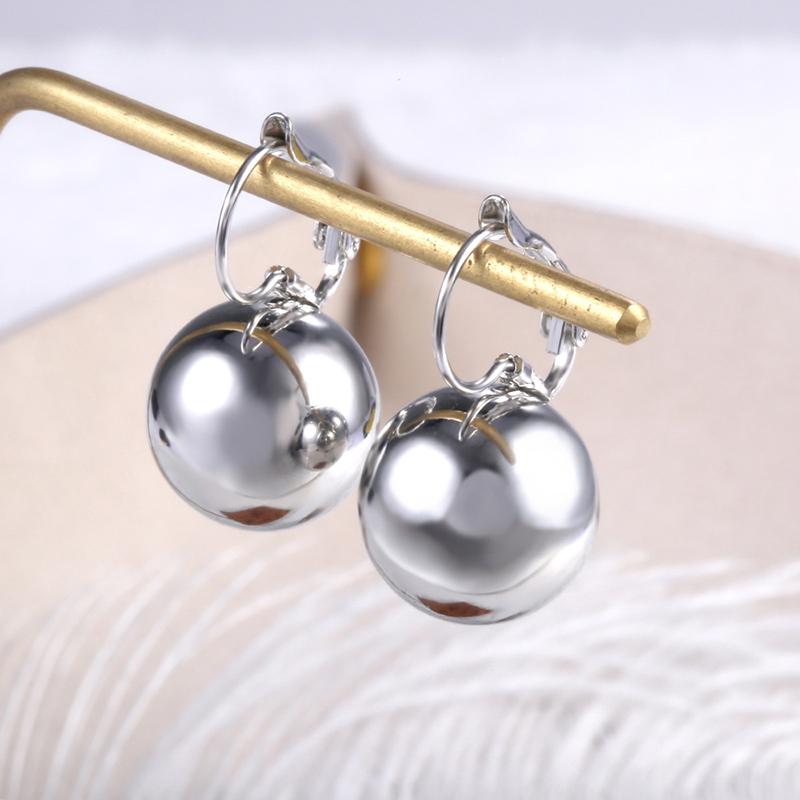 Smooth Ball-Shape Drop Dangle Earring for Women Creative White/Golden/Rosegold Pandent Earring Charming Female Ear 2021 New Hot срібні білого кольору
Smooth Ball-Shape Drop Dangle Earring for Women Creative White/Golden/Rosegold Pandent Earring Charming Female Ear 2021 New Hot срібні білого кольору
