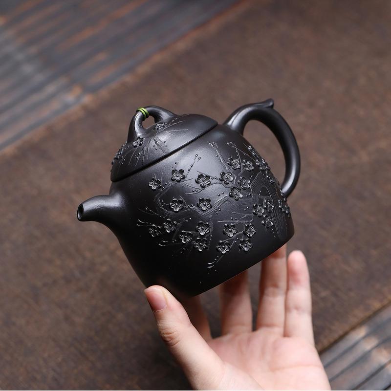 280ml Vintage Yixing Purple Clay Teapots Handmade Black Qin Quan Pot Raw Ore Dahongpao Mud Kettle With Strainer Zisha Tea Set
280ml Vintage Yixing Purple Clay Teapots Handmade Black Qin Quan Pot Raw Ore Dahongpao Mud Kettle With Strainer Zisha Tea Set