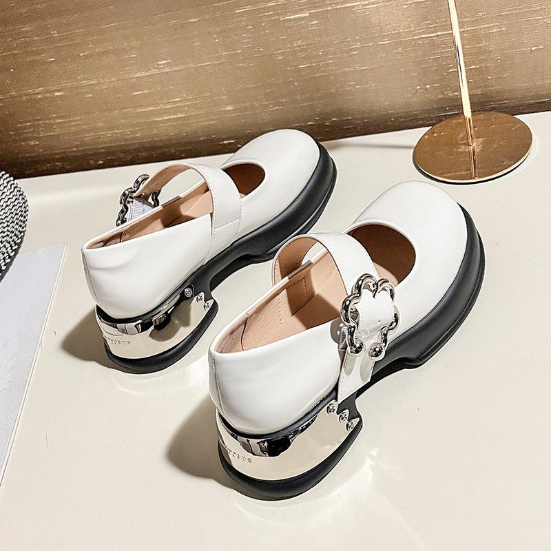 Spring new round head retro word with flower buckle with thick heel Mary Jane single shoes women 40
Spring new round head retro word with flower buckle with thick heel Mary Jane single shoes women 40