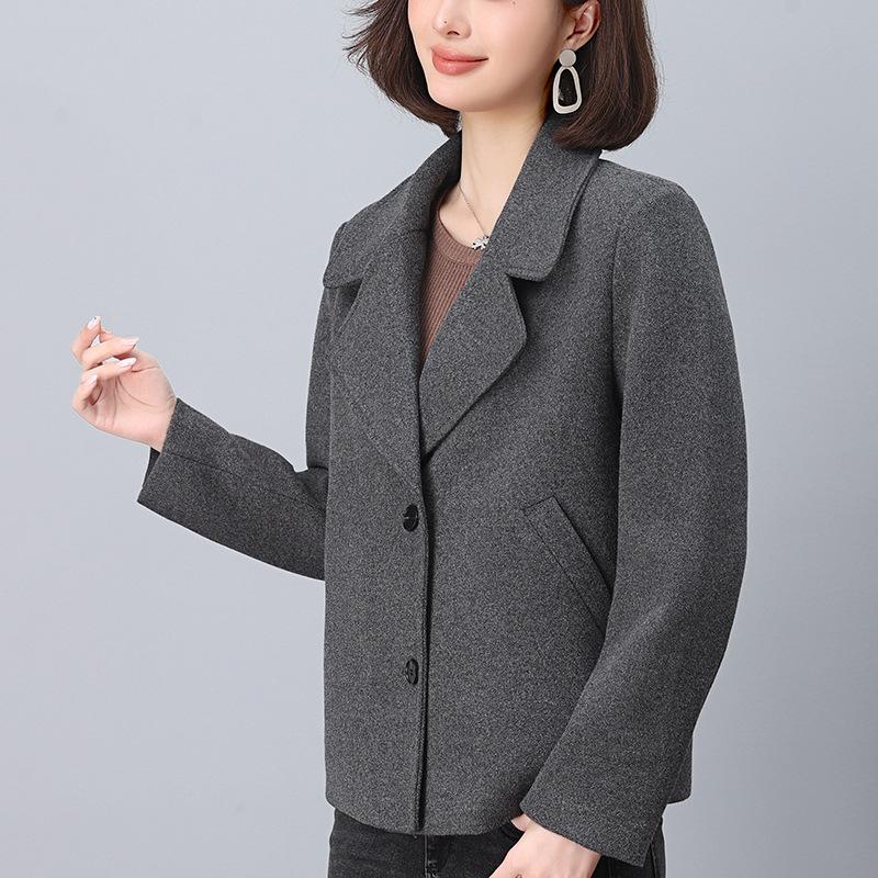 2024 Women s High-End Wool Coat: Petite Short Style with Suit Collar for Spring and Autumn M for 49-60 kg
2024 Women s High-End Wool Coat: Petite Short Style with Suit Collar for Spring and Autumn M for 49-60 kg