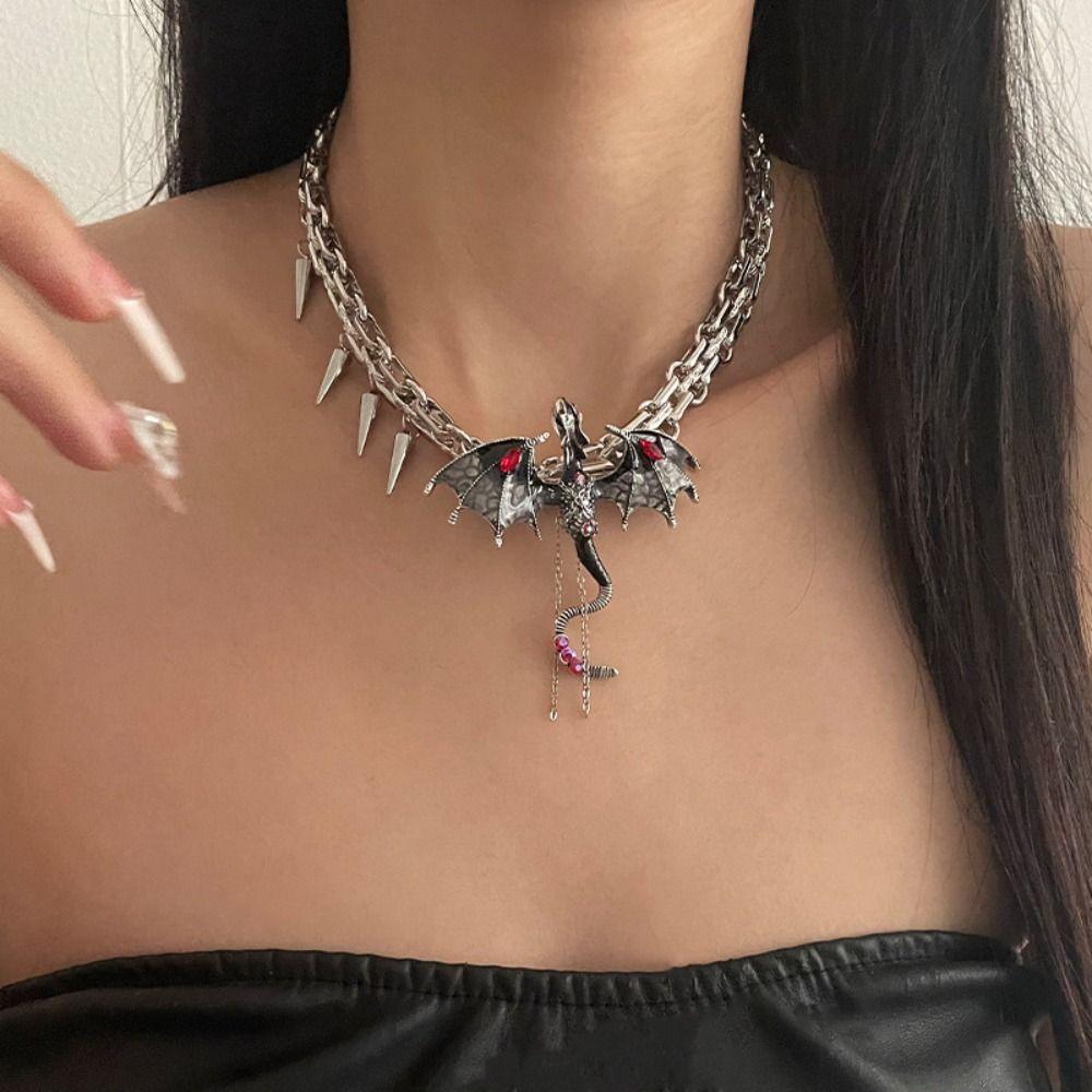 Модные подвески Fly Dragon, ожерелья, панк-готическое ожерелье, ювелирные изделия, подарки, ключичная цепочка для девочек 02
Модные подвески Fly Dragon, ожерелья, панк-готическое ожерелье, ювелирные изделия, подарки, ключичная цепочка для девочек 02