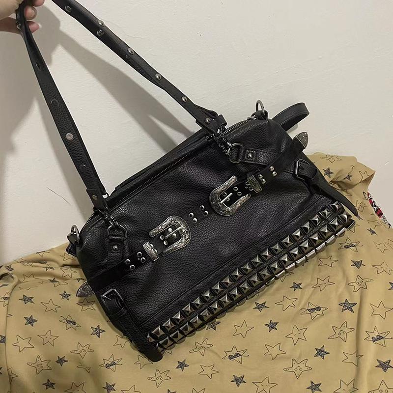 Spice Girl Carved Leather Buckle Bag Large Capacity PU Fashion Rivet Cool Handbags Oblique Straddle Portable Punk Tote Bags
Spice Girl Carved Leather Buckle Bag Large Capacity PU Fashion Rivet Cool Handbags Oblique Straddle Portable Punk Tote Bags