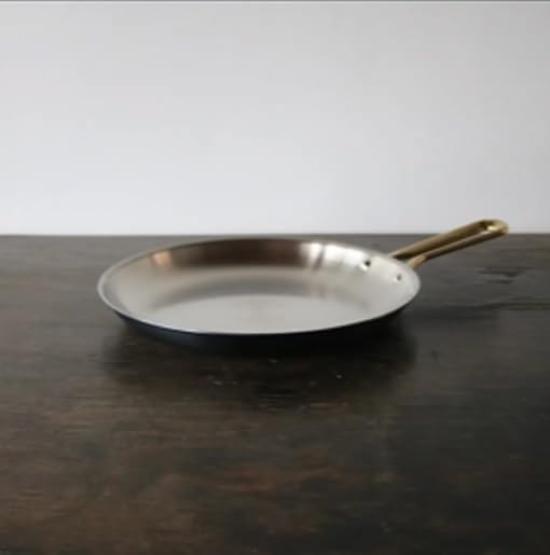 Shinko Metal COPPER100 Shallow frying pan 22cm copper (black finish) PL-1813BL медный
Shinko Metal COPPER100 Shallow frying pan 22cm copper (black finish) PL-1813BL медный