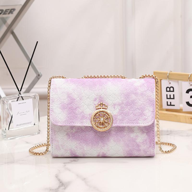 Модный цвет чернил, плавный переход, маленькая квадратная сумка, женская сумка, индивидуальность, вышивка рыбьей чешуей, цепочка, сумка-мессенджер, женская сумка, фурнитура в виде короны фиолетовый
Модный цвет чернил, плавный переход, маленькая квадратная сумка, женская сумка, индивидуальность, вышивка рыбьей чешуей, цепочка, сумка-мессенджер, женская сумка, фурнитура в виде короны фиолетовый