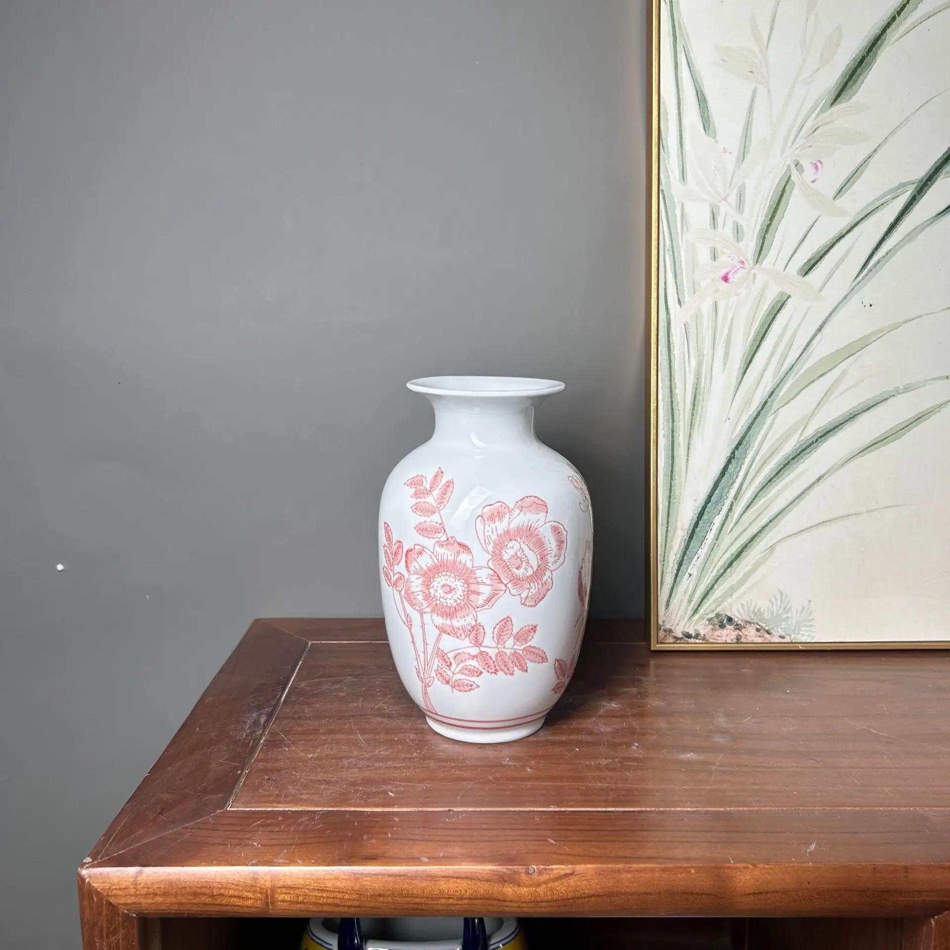 Blue and White Porcelain Ceramic Vase Flower Vase Chinese Retro Porcelain Vase Handmade Can Home Decoration Accessories
Blue and White Porcelain Ceramic Vase Flower Vase Chinese Retro Porcelain Vase Handmade Can Home Decoration Accessories