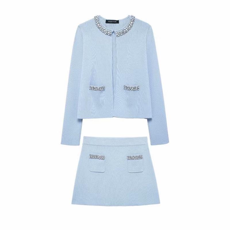 Autumn/Winter Rhinestone Knitted Cardigan & Skirt Set for Women - European & American Style Small
Autumn/Winter Rhinestone Knitted Cardigan & Skirt Set for Women - European & American Style Small