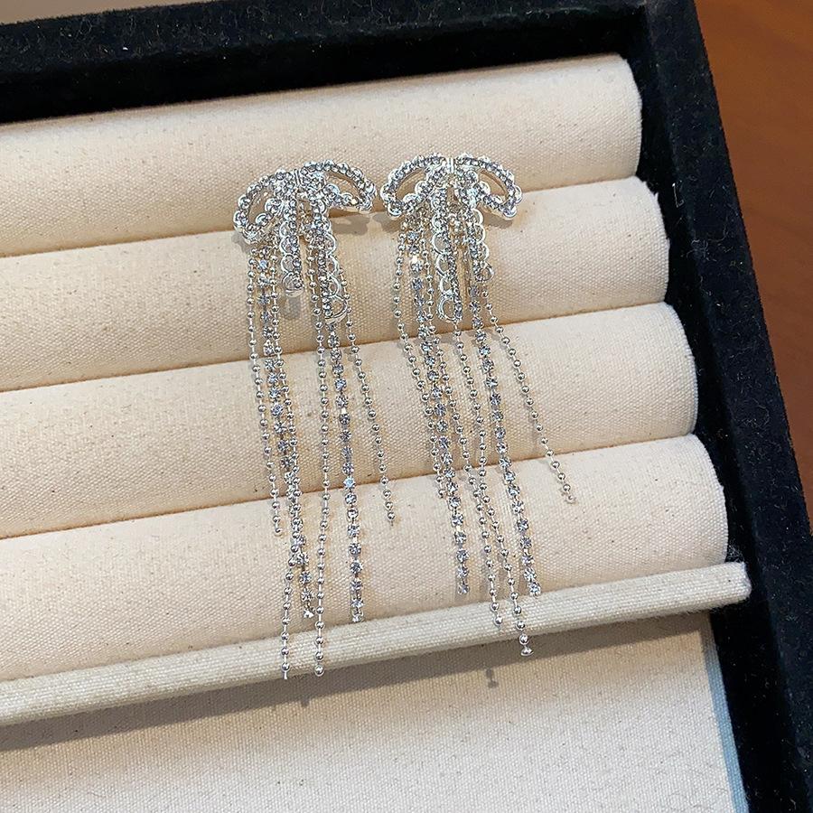 Fashionable and Exquisite Temperament Versatile Bow and Tassel Earrings silver bow
Fashionable and Exquisite Temperament Versatile Bow and Tassel Earrings silver bow
