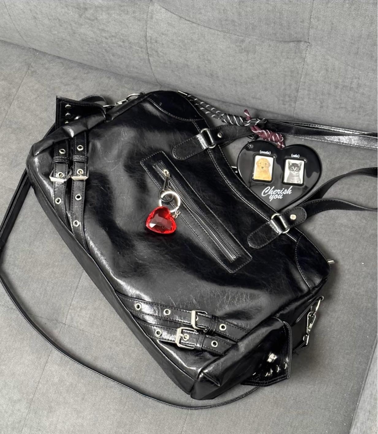 Hot Girl Retro Black Tote Bag Women Studded Leather Textured Large Capacity Shoulder Bag Ladies Edgy Cool Punk Y2k Crossbody Bag 36x31x12cm чорний
Hot Girl Retro Black Tote Bag Women Studded Leather Textured Large Capacity Shoulder Bag Ladies Edgy Cool Punk Y2k Crossbody Bag 36x31x12cm чорний