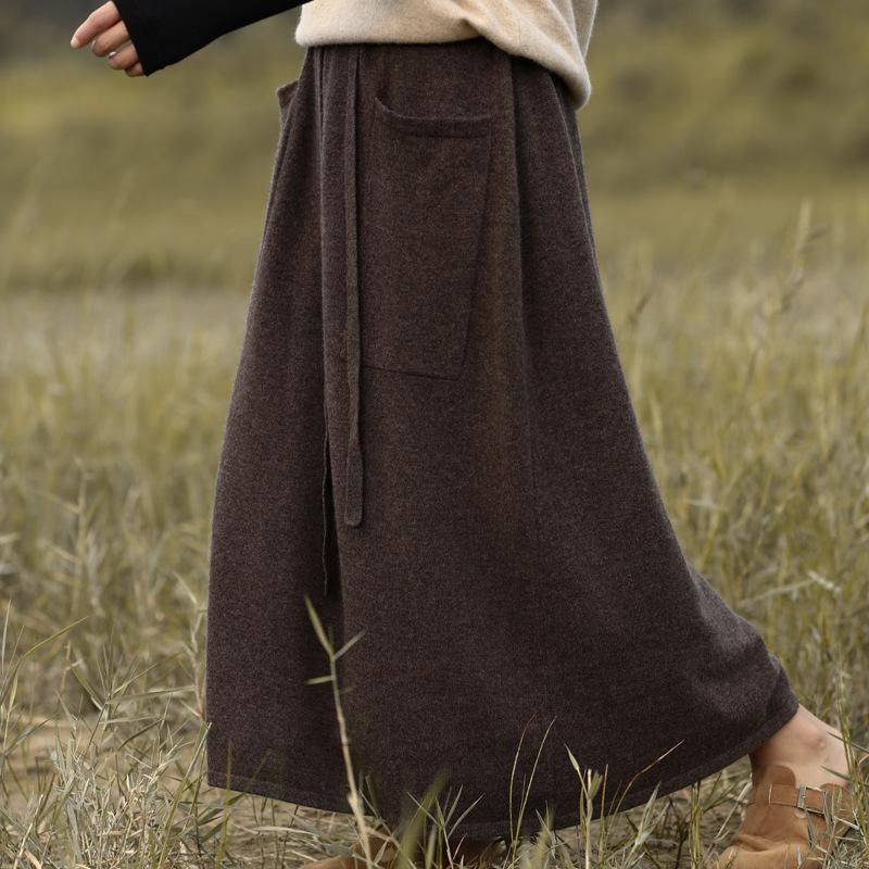 Женская ретро трикотажная миди-юбка на осень/зиму 2025 - Приталенная, средней длины с двойными карманами One Size
Женская ретро трикотажная миди-юбка на осень/зиму 2025 - Приталенная, средней длины с двойными карманами One Size