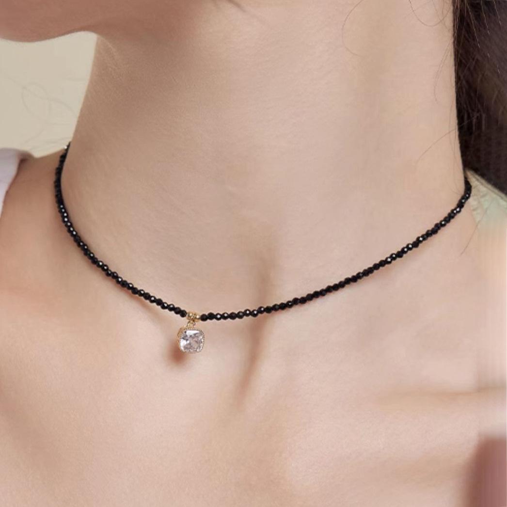 Japan and South Korea black crystal sugar cube necklace women s light luxury collarbone chain explosive neck chain tide
Japan and South Korea black crystal sugar cube necklace women s light luxury collarbone chain explosive neck chain tide