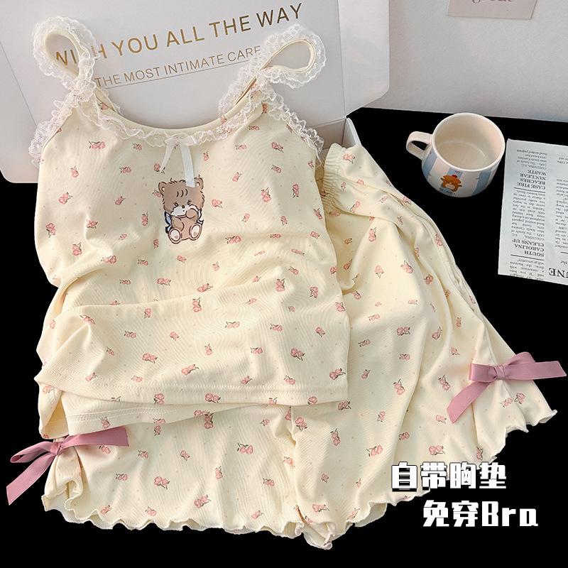 Pajamas with chest pads women s summer sexy pure desire wind suspender set loungewear cartoon cute outer wear M
Pajamas with chest pads women s summer sexy pure desire wind suspender set loungewear cartoon cute outer wear M