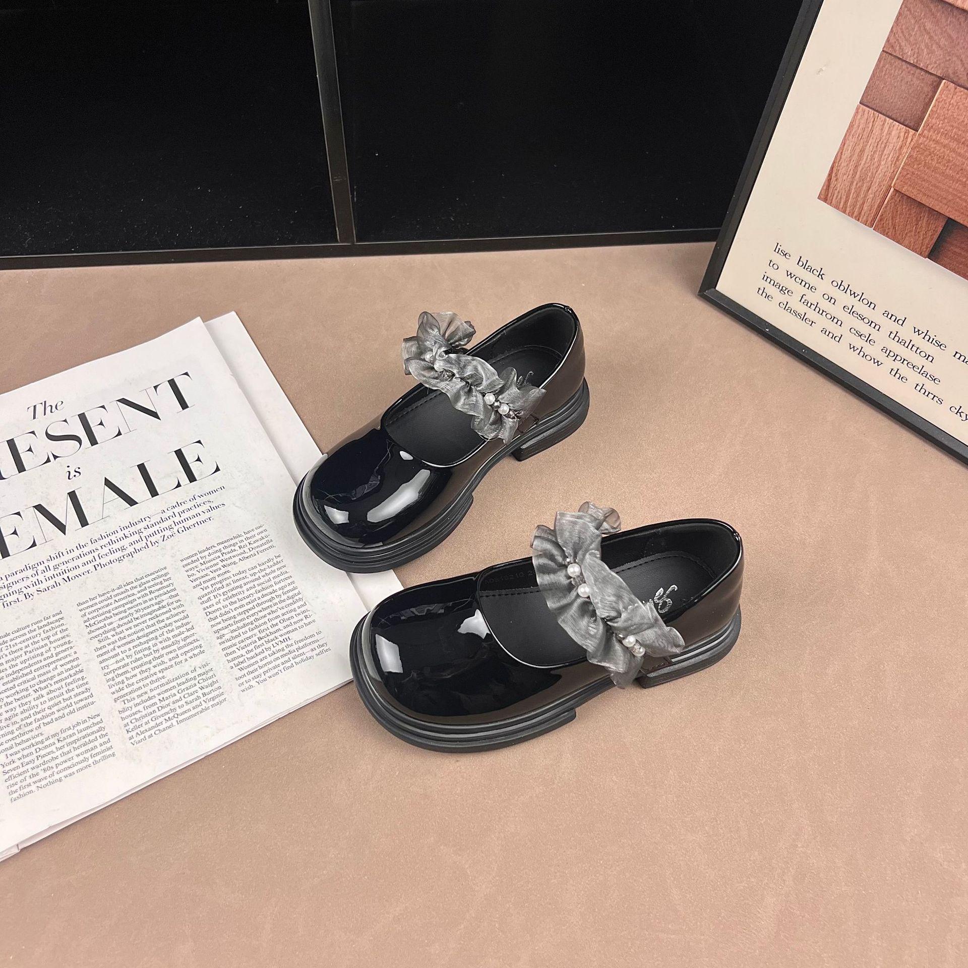 Girls Stylish Black Leather Princess Shoes - Spring/Summer 2026 British Style Performance Footwear Size 26 (16.5 cm) чорний
Girls Stylish Black Leather Princess Shoes - Spring/Summer 2026 British Style Performance Footwear Size 26 (16.5 cm) чорний