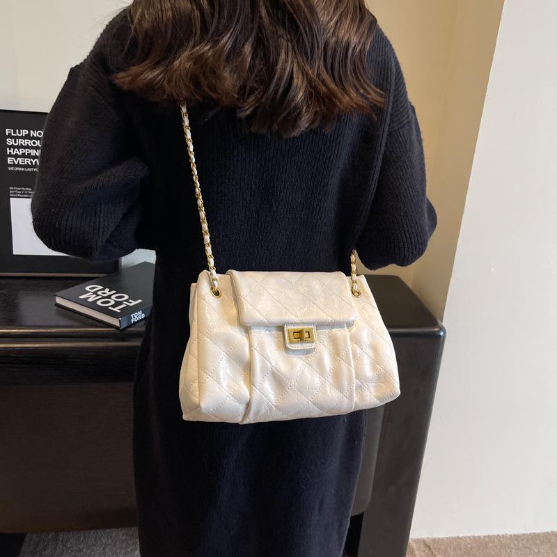 Casual retro large-capacity bag women s 2025 new fashion chain messenger bag versatile commuter shoulder bag 29*8*18 кофейный
Casual retro large-capacity bag women s 2025 new fashion chain messenger bag versatile commuter shoulder bag 29*8*18 кофейный