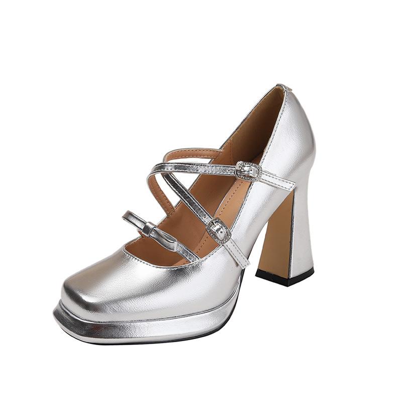 Beautiful silver square head thick heel super high heels waterproof table Mary Jane women s shoes summer and autumn 2025 new versatile 34 серебряный
Beautiful silver square head thick heel super high heels waterproof table Mary Jane women s shoes summer and autumn 2025 new versatile 34 серебряный