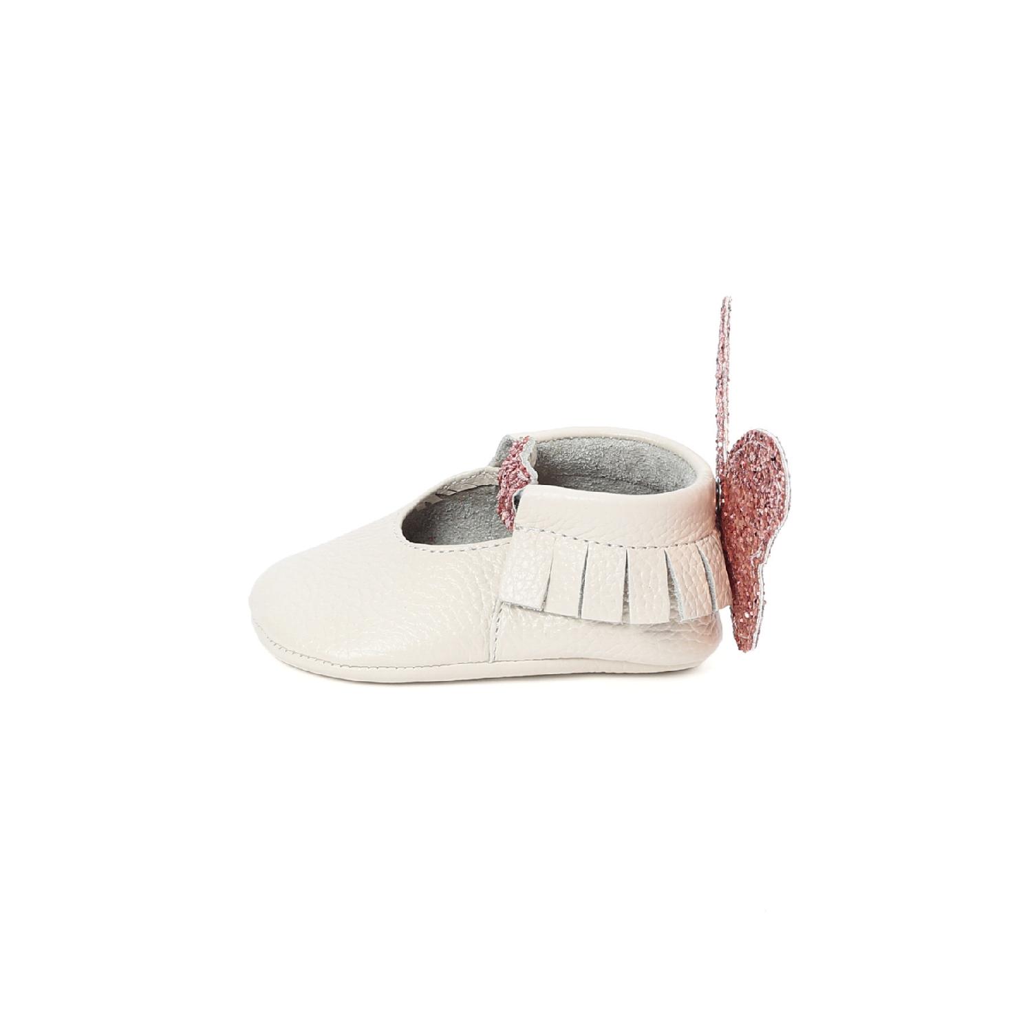 Детские пинетки из натуральной кожи кремового цвета с застежкой-бабочкой
Детские пинетки из натуральной кожи кремового цвета с застежкой-бабочкой