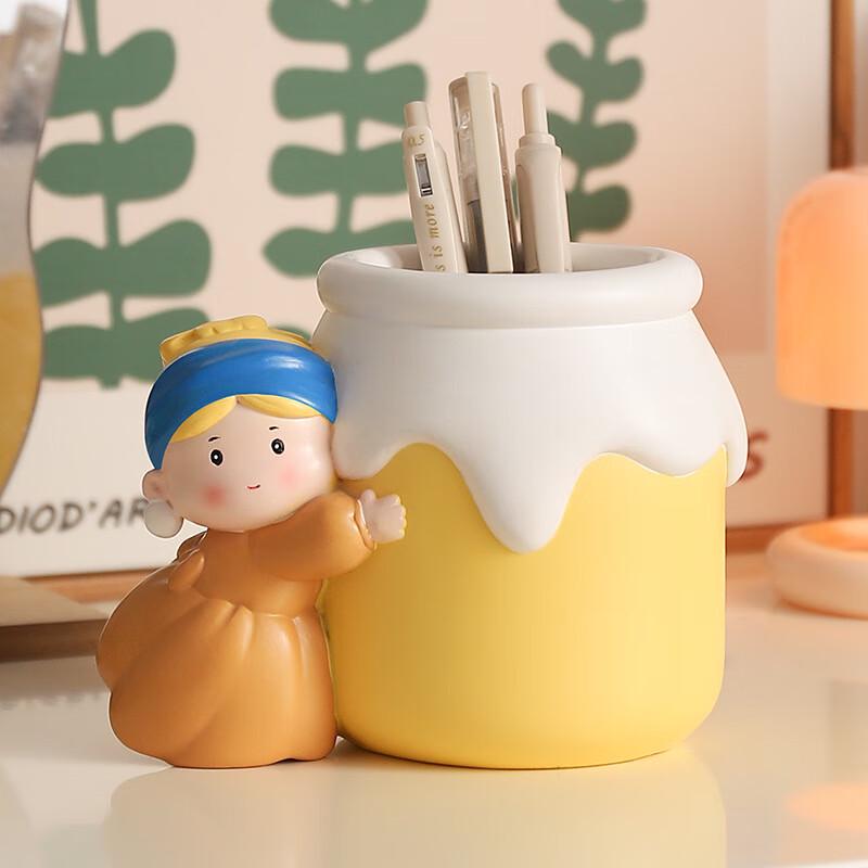 Cute Pearl Girl Pen Holder
Cute Pearl Girl Pen Holder