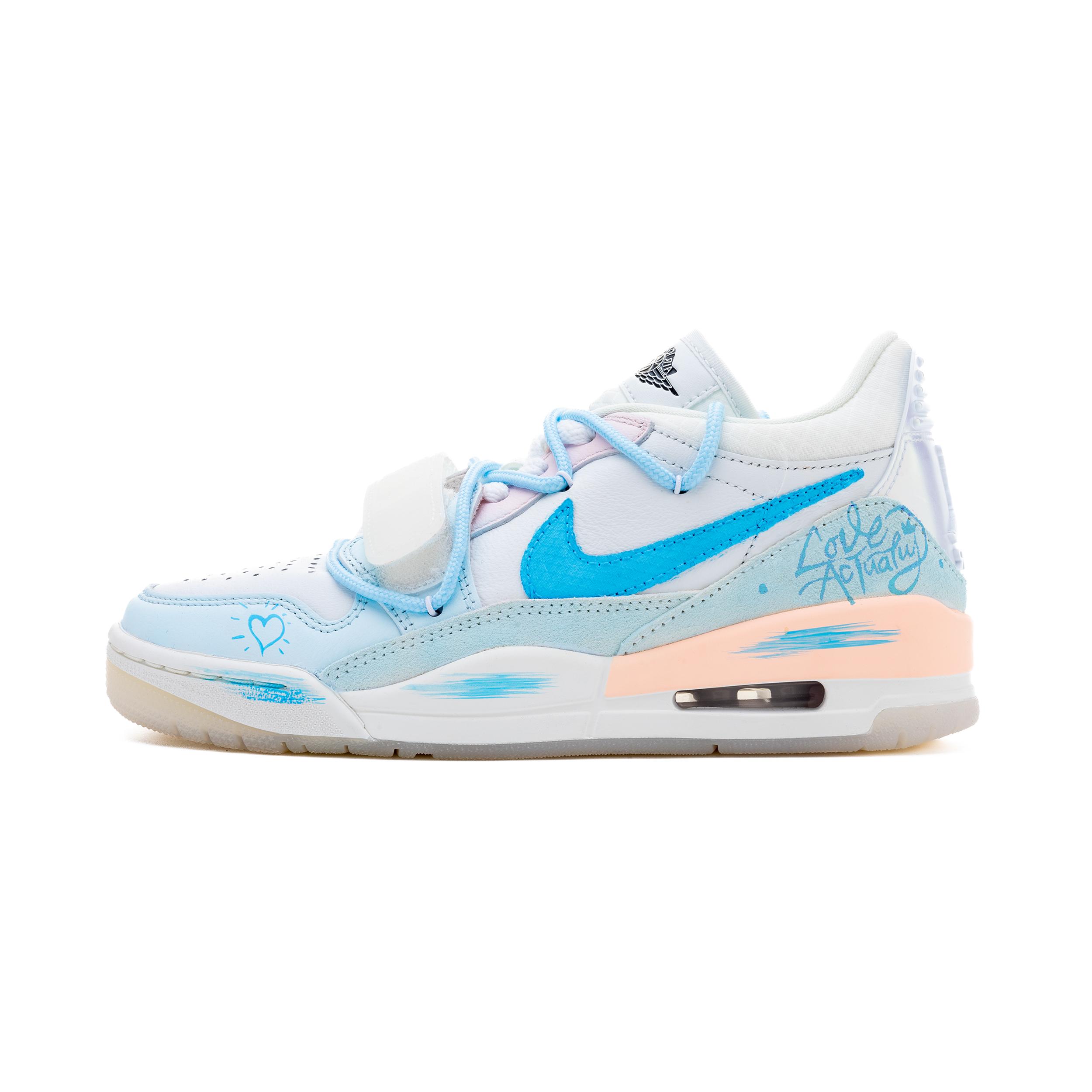 Jordan Legacy 312 Aurora Instant Shadow Slip Resistant Abrasion Resistant Low top Vintage Basketball Shoes Unisex White HF3182-100(Team240-) 36
Jordan Legacy 312 Aurora Instant Shadow Slip Resistant Abrasion Resistant Low top Vintage Basketball Shoes Unisex White HF3182-100(Team240-) 36