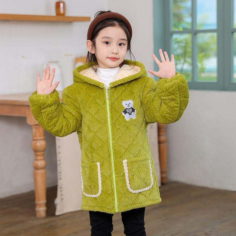 Куртка средней длины из утолщенного бархата для девочек, теплая, с капюшоном, из хлопка 120 зелёный
Куртка средней длины из утолщенного бархата для девочек, теплая, с капюшоном, из хлопка 120 зелёный