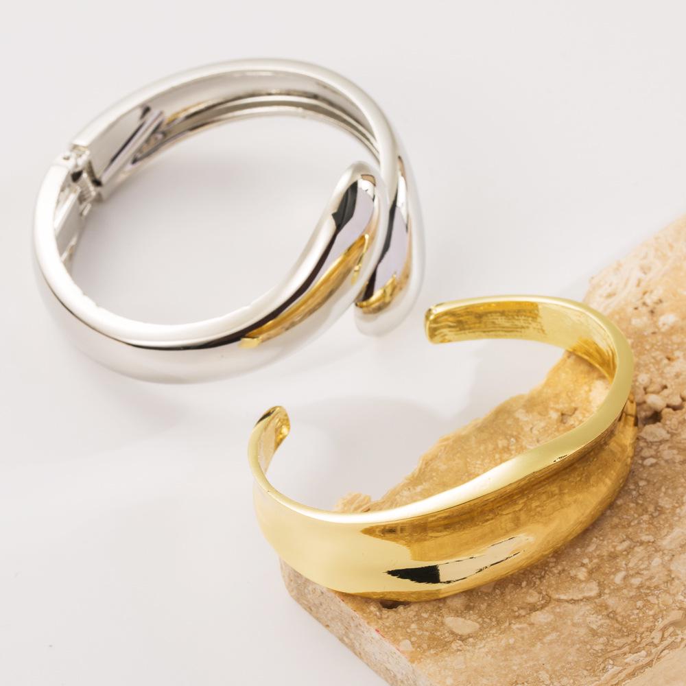 European & American Creative Metallic Open Bangle: Fashionable, Luxurious Unisex Jewelry золотой
European & American Creative Metallic Open Bangle: Fashionable, Luxurious Unisex Jewelry золотой