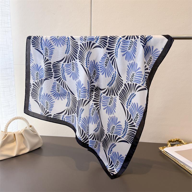 Retro Styles New Spring Summer Women Scarf Silk Satin Scarves Shawl Headband Hijab Bandana Wrap Bufanda Gift 70x70cm
Retro Styles New Spring Summer Women Scarf Silk Satin Scarves Shawl Headband Hijab Bandana Wrap Bufanda Gift 70x70cm