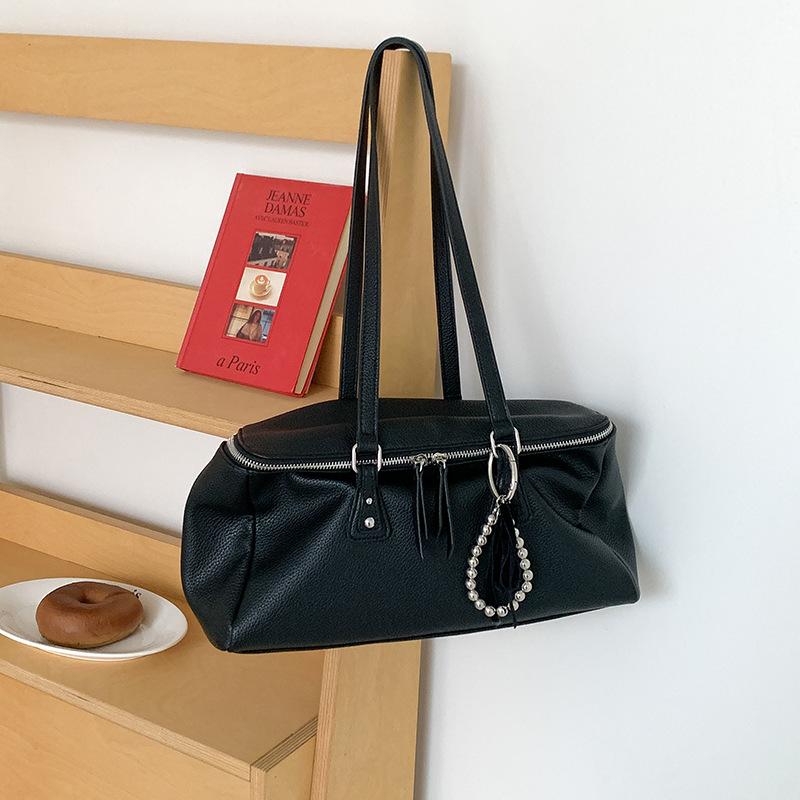 Korean Style Double Zipper Simple Shoulder Bag with Large Capacity, New Retro Fashion Soft Leather Underarm Tote Bag чорний
Korean Style Double Zipper Simple Shoulder Bag with Large Capacity, New Retro Fashion Soft Leather Underarm Tote Bag чорний