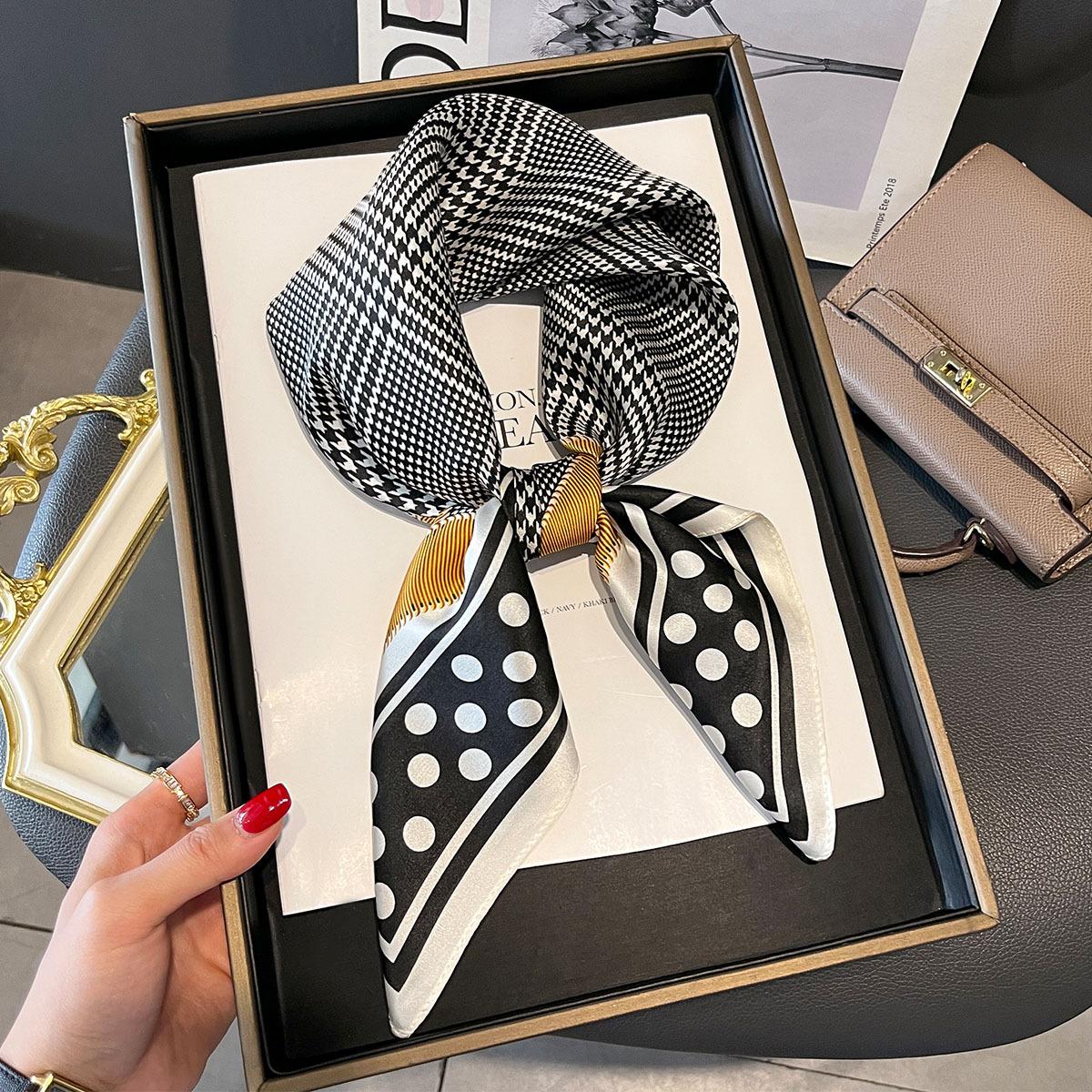 Luxury Women Mulberry Silk Scarf Fashion Pattern Design Square Scarves Bandanna Wraps Decoration Hairband One Size
Luxury Women Mulberry Silk Scarf Fashion Pattern Design Square Scarves Bandanna Wraps Decoration Hairband One Size