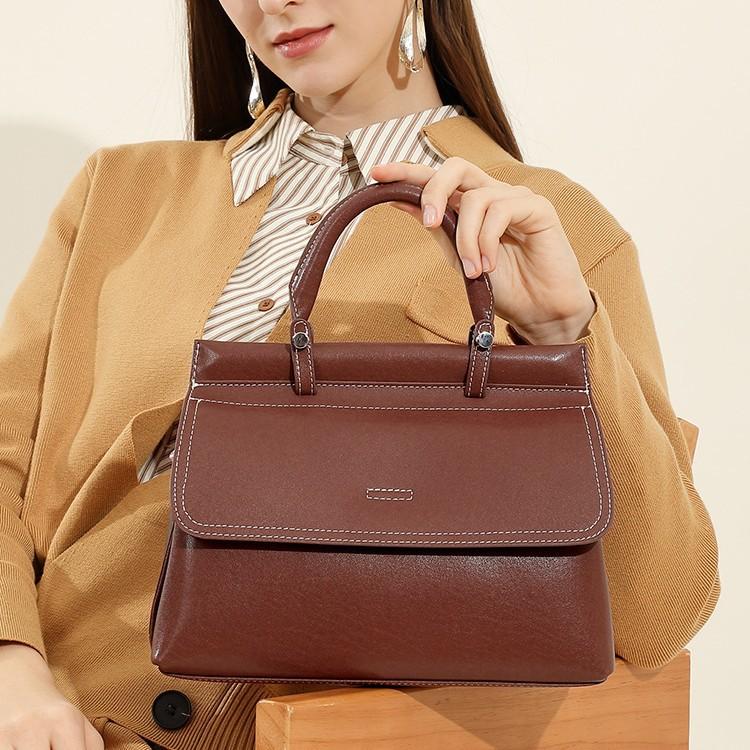 Large Capacity Handheld Women s Bag, Genuine Leather Shoulder Messenger Bag, Textured Bag. чорний
Large Capacity Handheld Women s Bag, Genuine Leather Shoulder Messenger Bag, Textured Bag. чорний