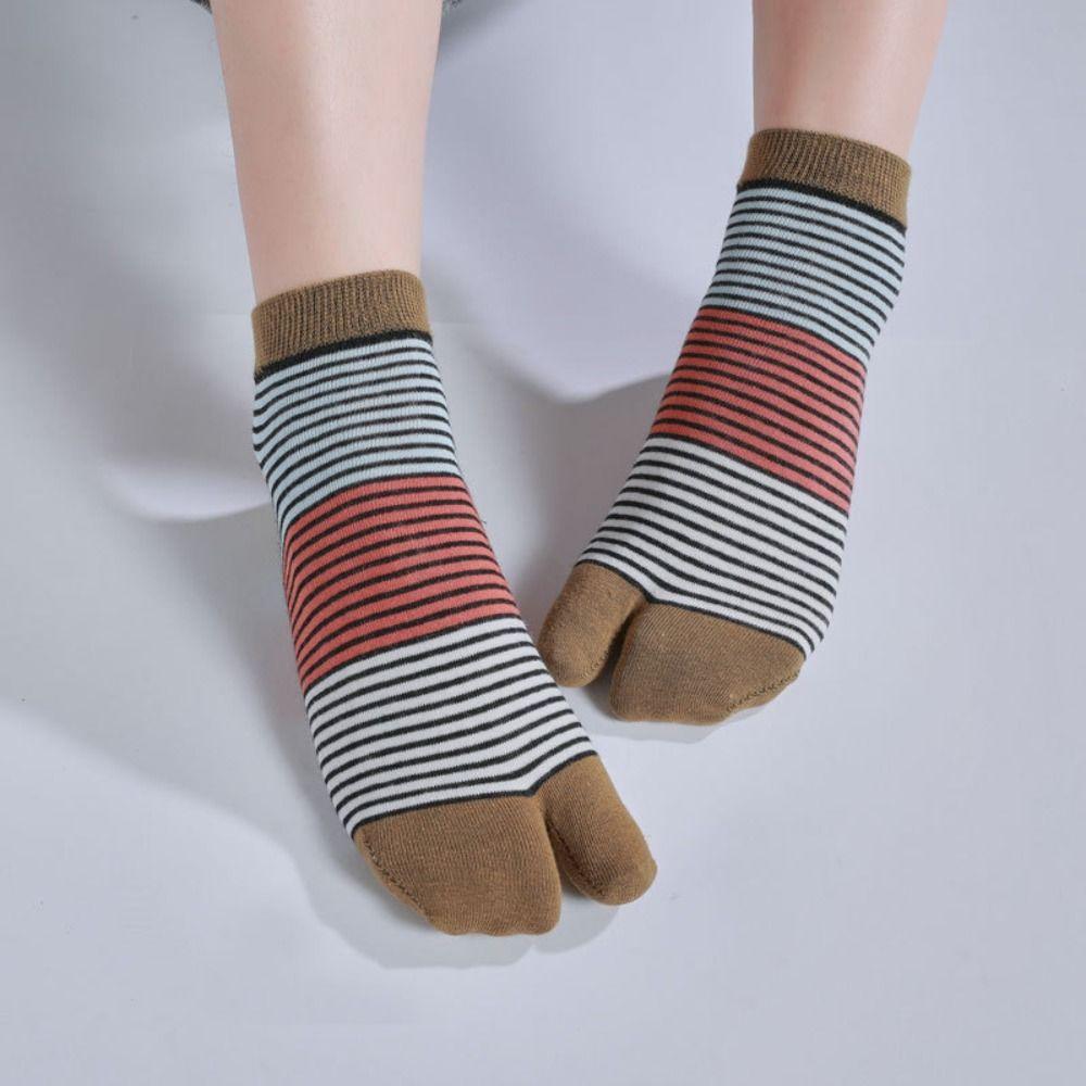 3Pairs Breathable Two Toe Tube Socks Stripe Toe Separator Socks Fashion Toe Short Calf Socks Daily Dark Color
3Pairs Breathable Two Toe Tube Socks Stripe Toe Separator Socks Fashion Toe Short Calf Socks Daily Dark Color