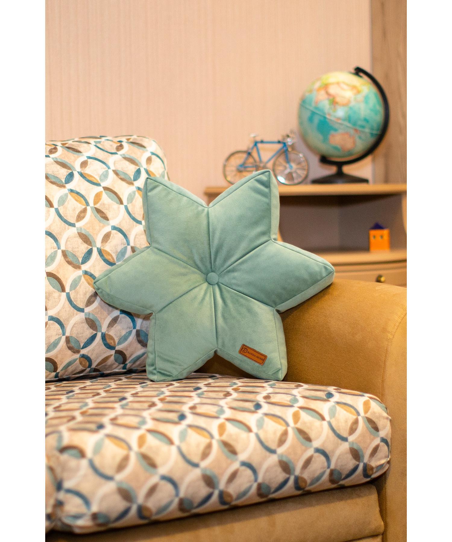 Декоративная бархатная подушка со звездой мятно-зеленого цвета Starr 42*42 см
Декоративная бархатная подушка со звездой мятно-зеленого цвета Starr 42*42 см