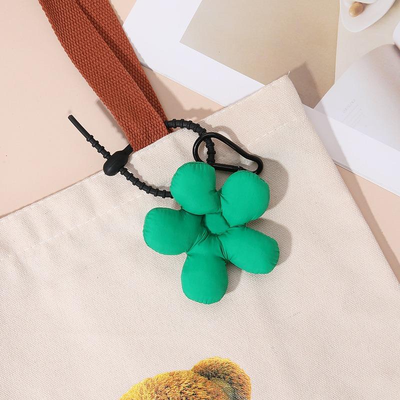 Ветер черный зеленый цветок сумка кулон маленький цветок брелок модный бренд милый школьный рюкзак аксессуары
Ветер черный зеленый цветок сумка кулон маленький цветок брелок модный бренд милый школьный рюкзак аксессуары