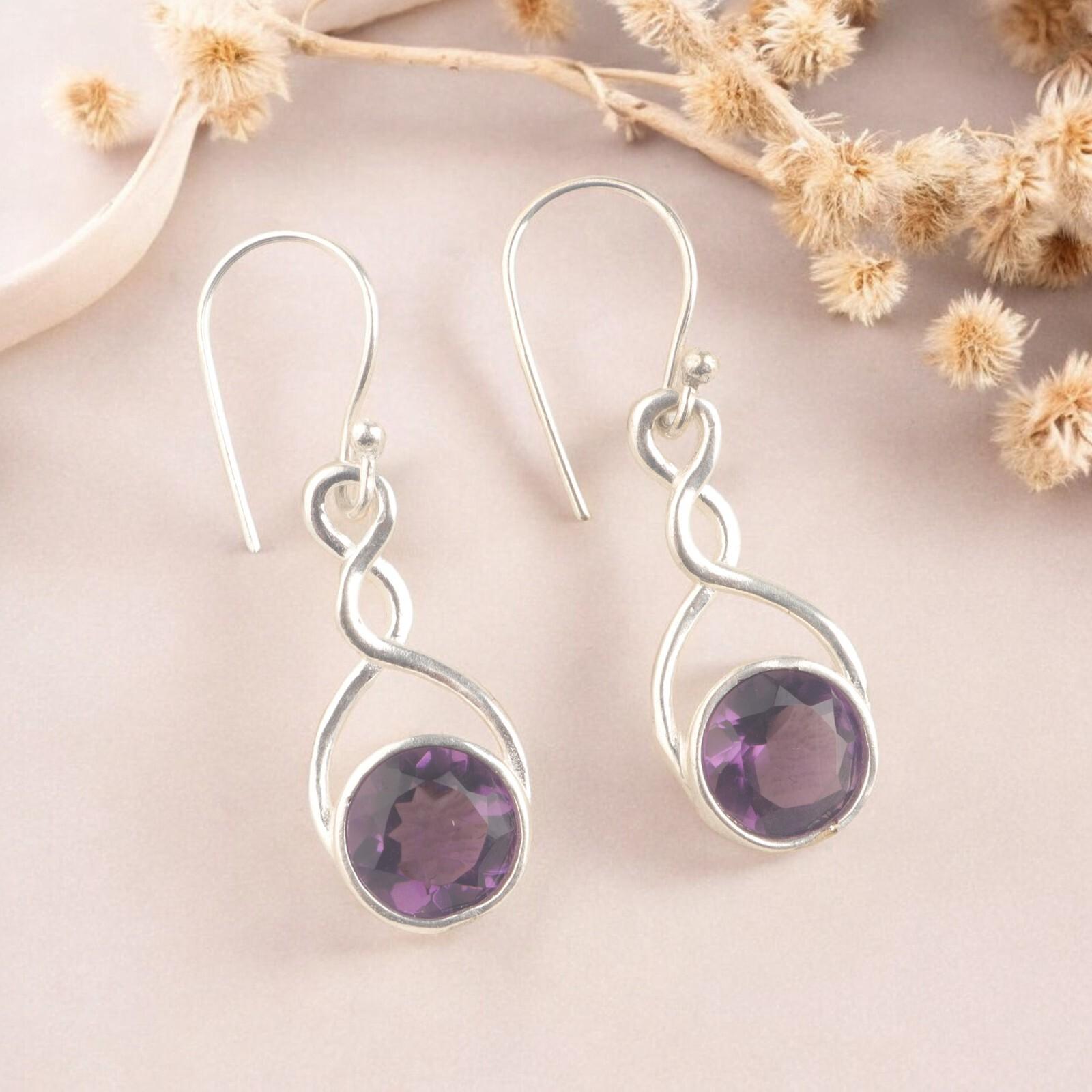 Настоящий драгоценный камень Аметист Пурпурный Серебро 925 пробы Ювелирные изделия ручной работы Серьги 1,68 CE-15-5
Настоящий драгоценный камень Аметист Пурпурный Серебро 925 пробы Ювелирные изделия ручной работы Серьги 1,68 CE-15-5