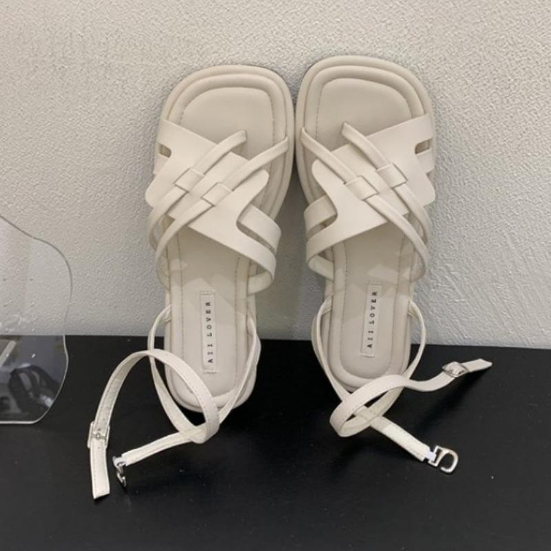 Корейская версия плоской подошвы плетеные полые открытые носки квадратный носок сандалии 2024 новые модные повседневные простые женские сандалии лето 40 покинуть белый
Корейская версия плоской подошвы плетеные полые открытые носки квадратный носок сандалии 2024 новые модные повседневные простые женские сандалии лето 40 покинуть белый