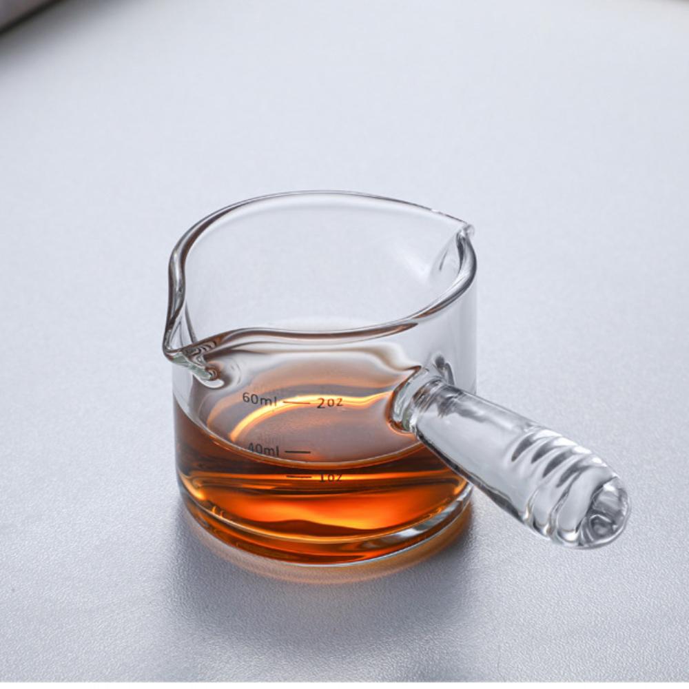 Мерная кружка для кофе из боросиликатного стекла 60 мл/125 мл со шкалой, два носика, термостойкая, для приготовления эспрессо для чая с молоком 60ml чистый
Мерная кружка для кофе из боросиликатного стекла 60 мл/125 мл со шкалой, два носика, термостойкая, для приготовления эспрессо для чая с молоком 60ml чистый