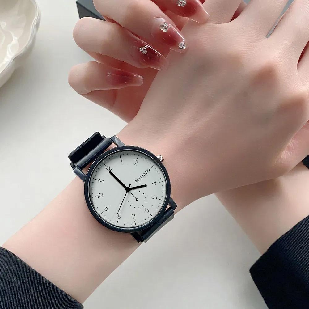 Quartz Watches For Civil Servants And Students For The College Entrance Examination Are Niche, Simple Male And Female Couples, Ordinary Pointer Type
Quartz Watches For Civil Servants And Students For The College Entrance Examination Are Niche, Simple Male And Female Couples, Ordinary Pointer Type