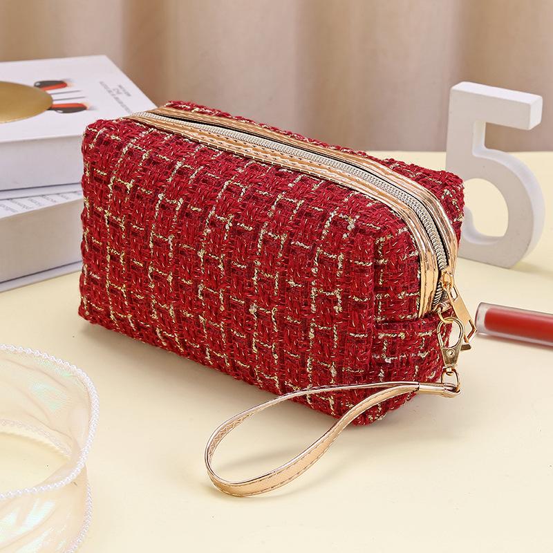 New Rectangular Cosmetic Storage Bag Plaid Polyester Large-capacity Bathing Bag Portable Soft Bag червоний
New Rectangular Cosmetic Storage Bag Plaid Polyester Large-capacity Bathing Bag Portable Soft Bag червоний